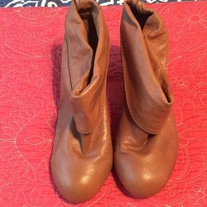 Steve Madden Leather Heels/Shoes Size 10